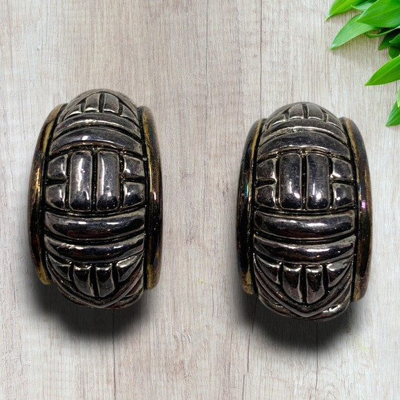 Vintage 1980s Textured Silver & Gold Tone Clip On Huggie Earrings Couture Chunky - Picture 1 of 5